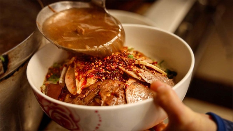 a-budget-guide-for-daily-expenses-in-vietnam-with-asia-online-tours-vietnamese-dish-bun-bo